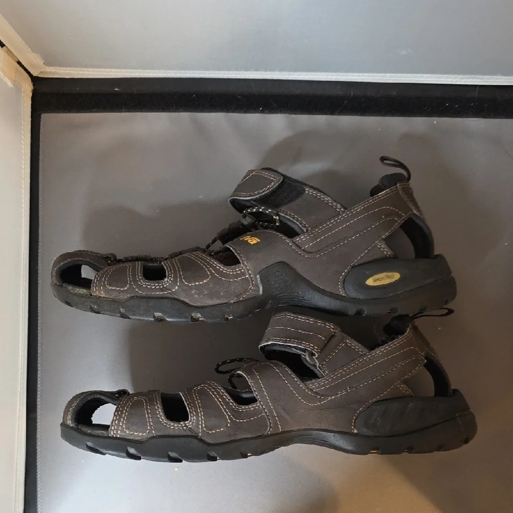 FOREBAY Teva Mens Brown and Black Sandals Size 10
